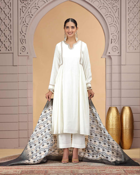 Off White Chiffon Readymade Pant Suit For Woman With Chiffon Jacquard Dupatta